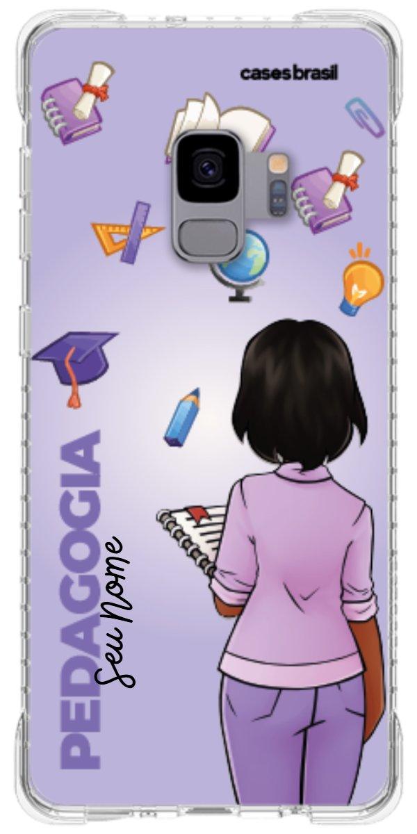 Capinha para celular Pedagogia - Boneca Profissão Com Fundo